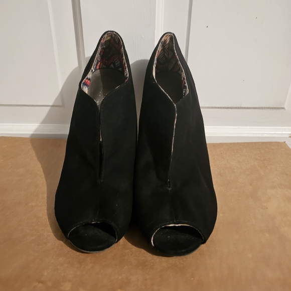 Women's High Heels - Picture 3 of 4